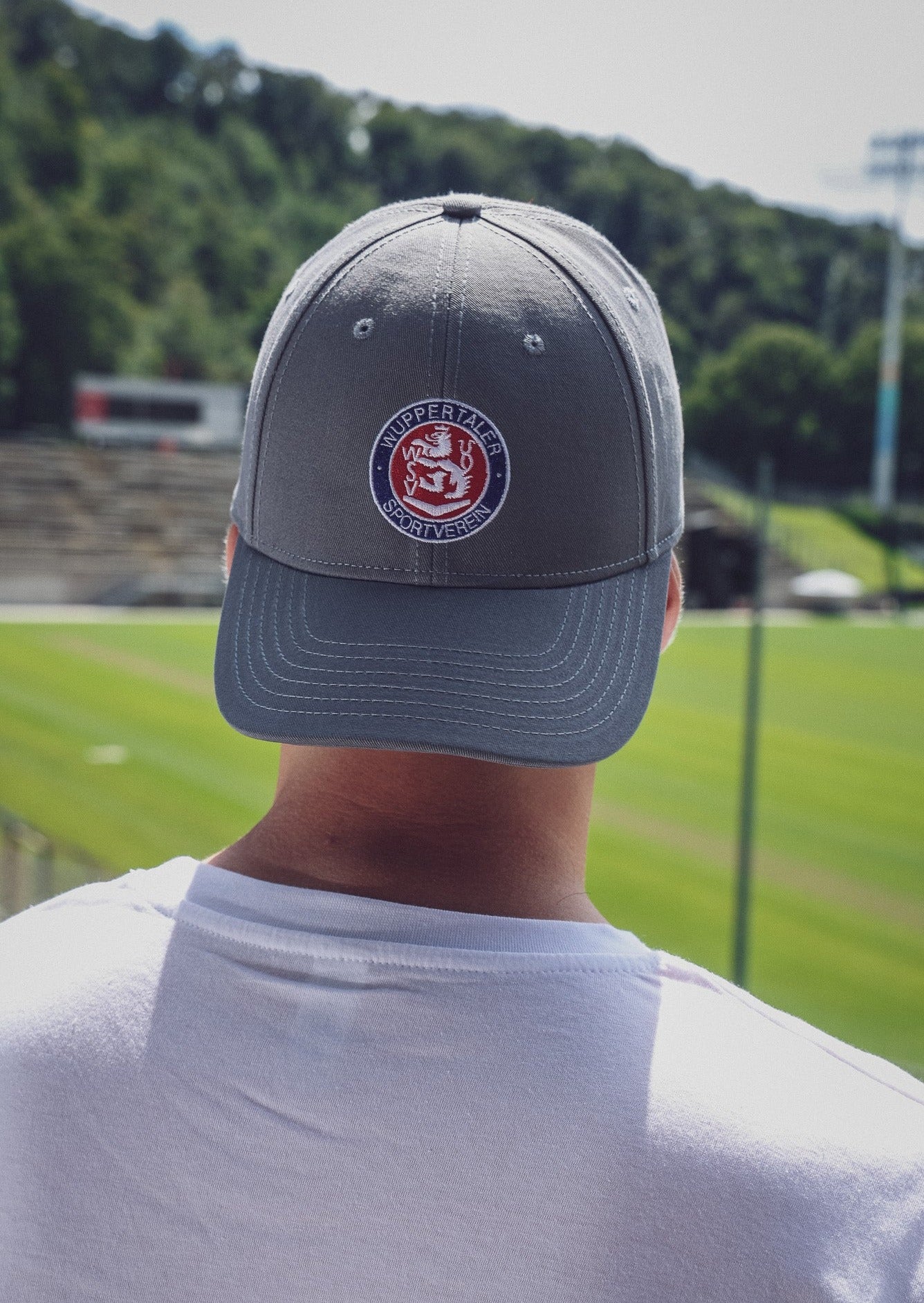Cap Logo grau
